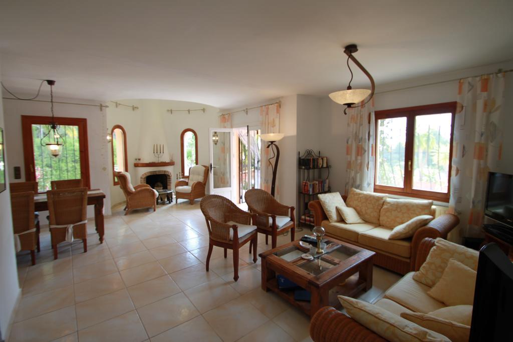Chrisuli - Well Furnished Villa With Panoramic Views In مورايرا الغرفة الصورة